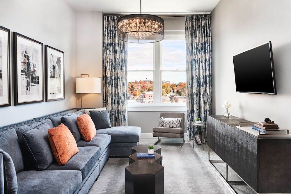The Bristol Hotel 25/57