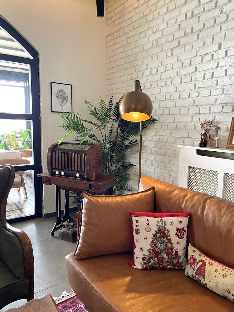 8 Rooms Boutique Hotel 28/50