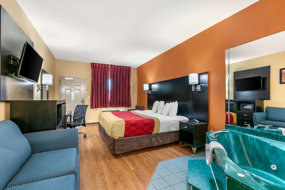 Econo Lodge Northport near University 16/36