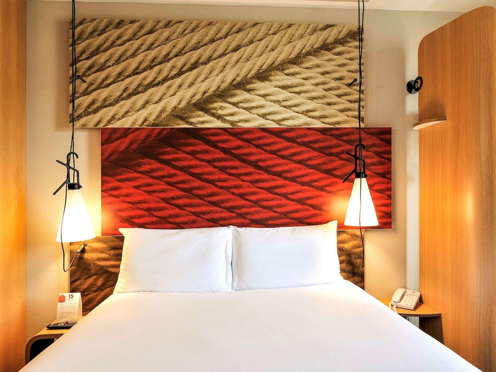 Ibis Rotterdam City Centre 13/64