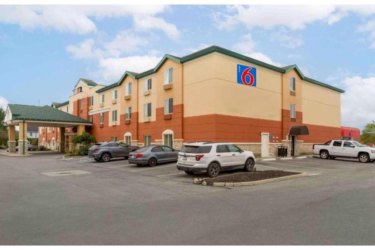 Motel6 Suites Findlay Tiffin Avenue, OH 25/30