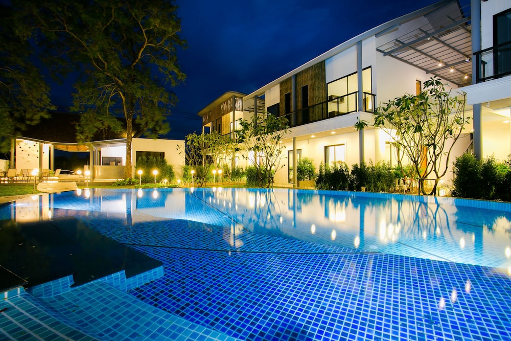 Z&Z Resort 49/50