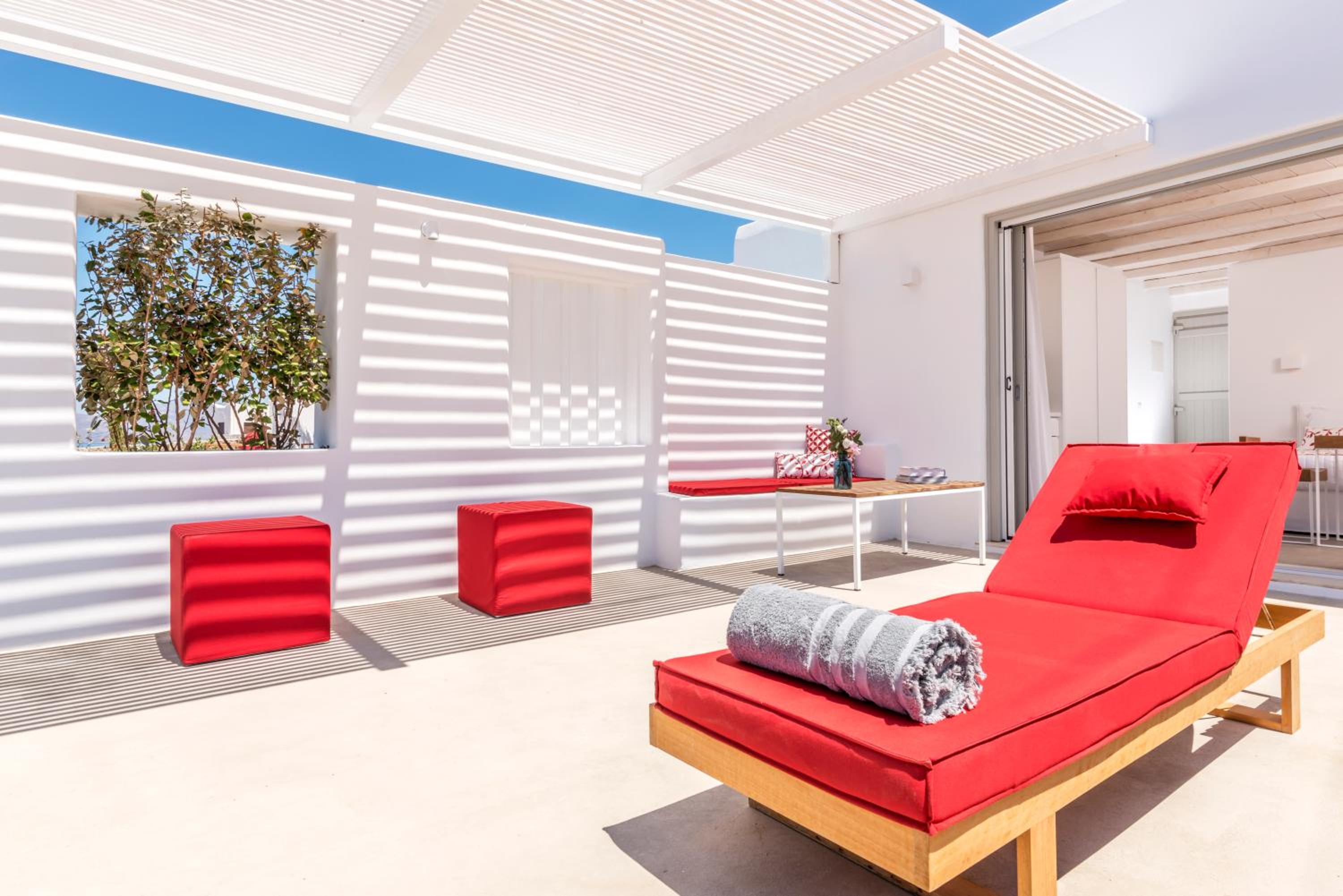 Bespoke Mykonos 4/19