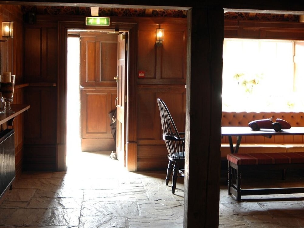 The White Horse Inn 21/62