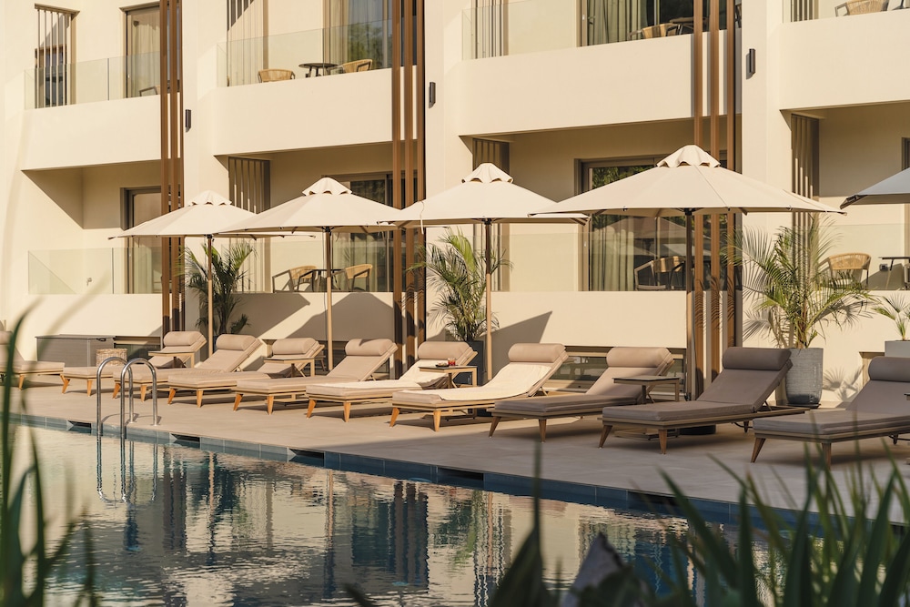 Inea Hotel and Suites 14/78