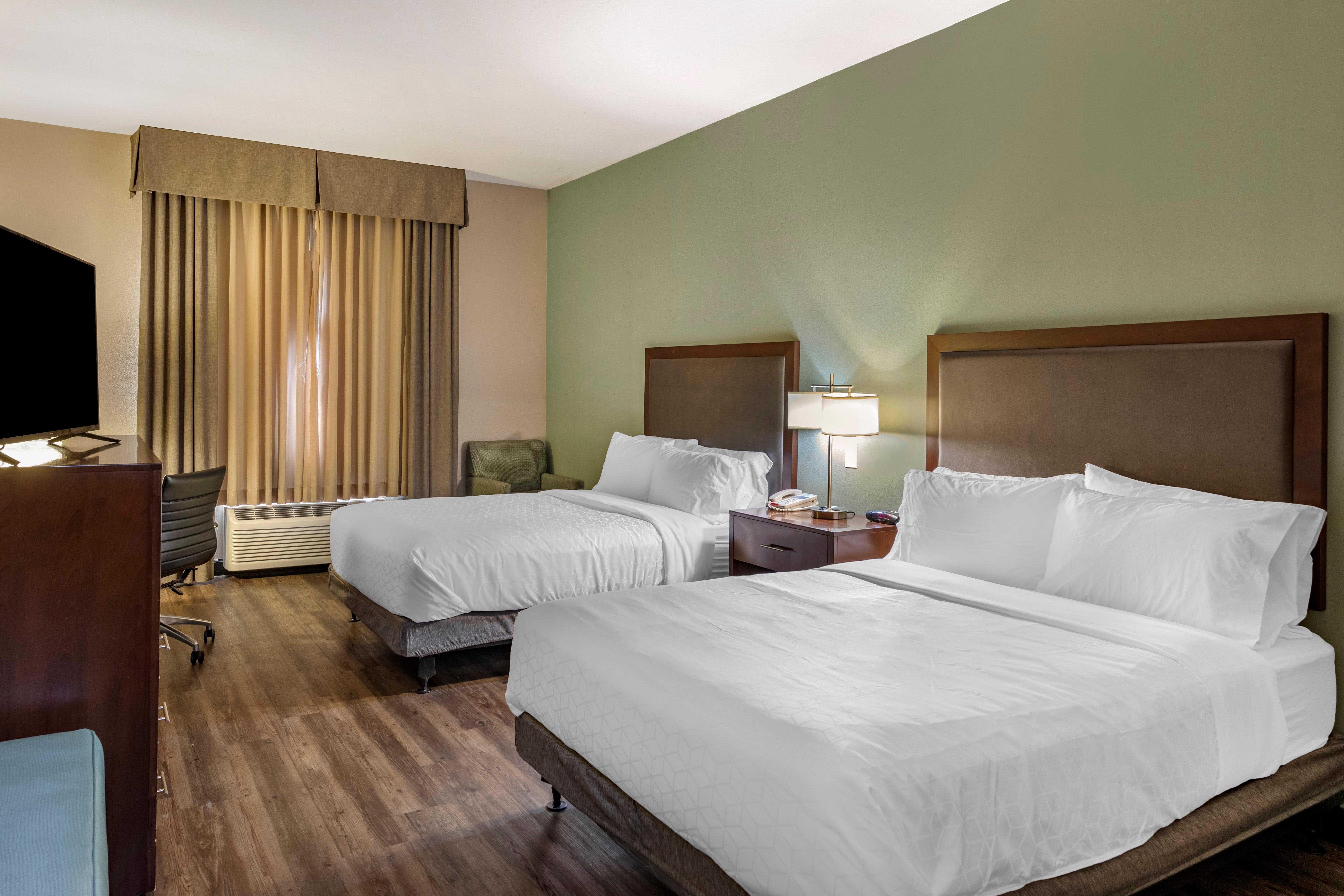 Room, 2 Queen Beds, Accessible, Holiday Inn Express Hotel & Suites Indio - Coachella Valley 2/3