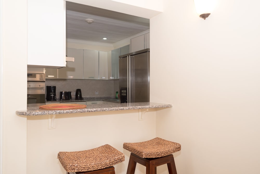 White Sands Beach Condos 31/50