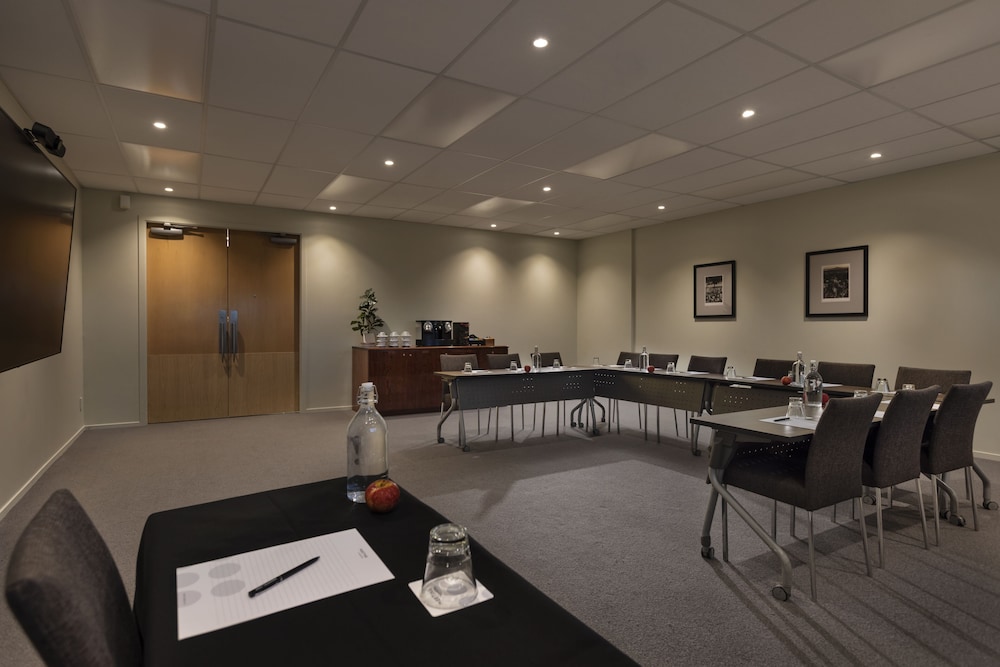 ibis Auckland Ellerslie 54/74