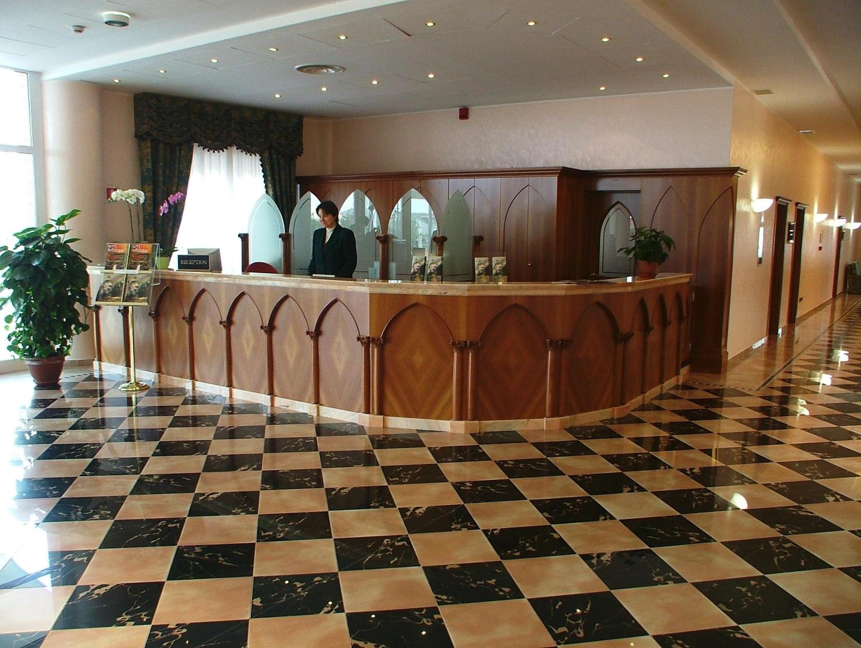 Centro Di Spiritualita Padre Pio 10/51