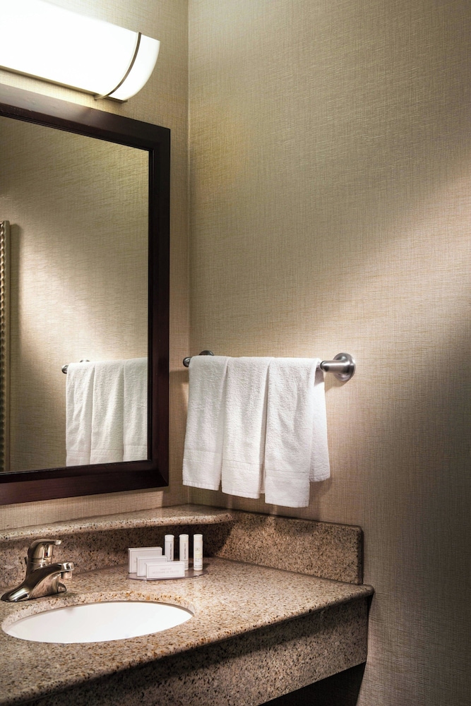 جناح بسرير كينج مع أريكة، SpringHill Suites by Marriott Dallas DFW Airport N/Grapevine 2/2