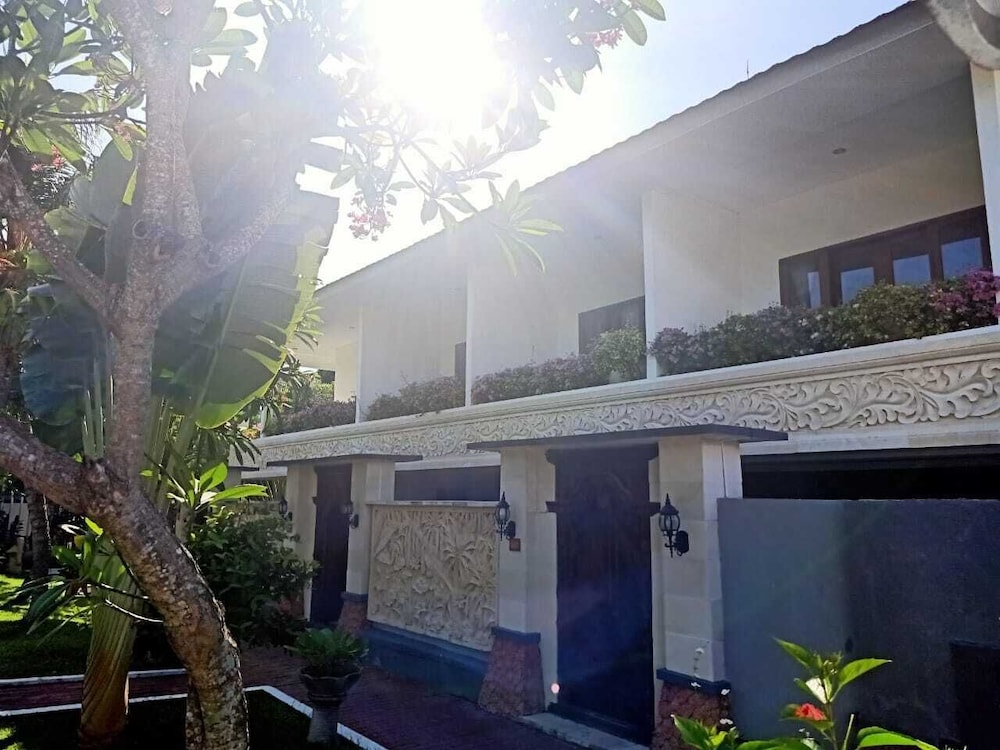 Puri Saron Senggigi Beach Hotel in SENGGIGI