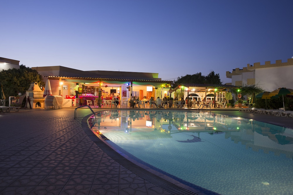 Fili Apartments in Tingaki