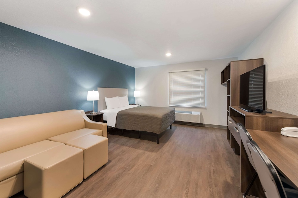 WoodSpring Suites Dayton North 25/42