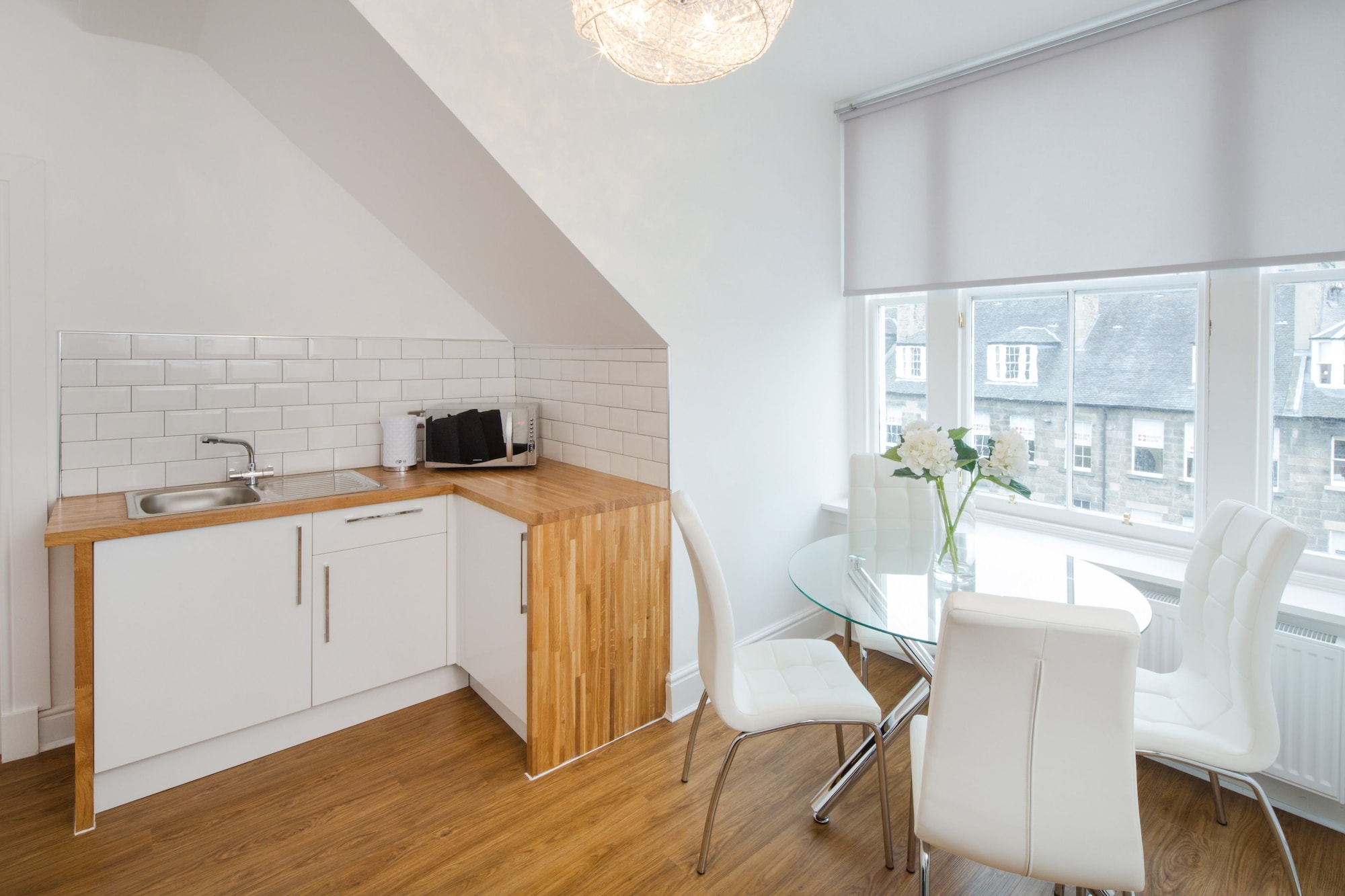 شقة بسرير كوين بغرفة نوم واحدة مع أريكة، Edinburgh Castle Apartments And Suites 2/5