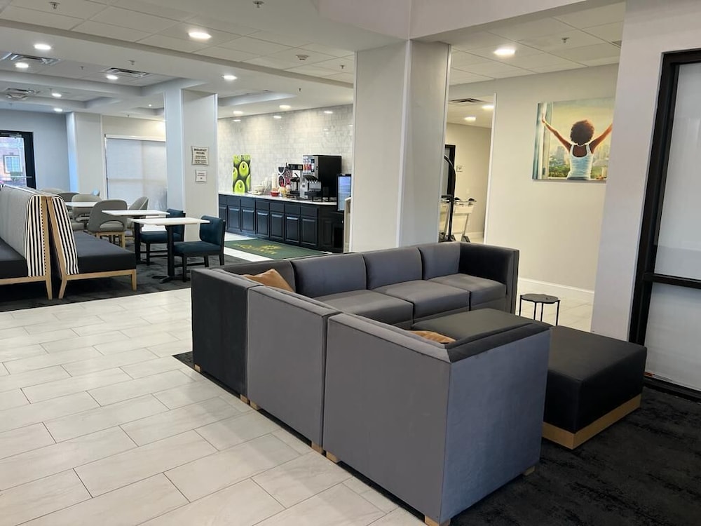 La Quinta Inn And Suites by Wyndham Mt. Laurel - Philadelphia 47/62