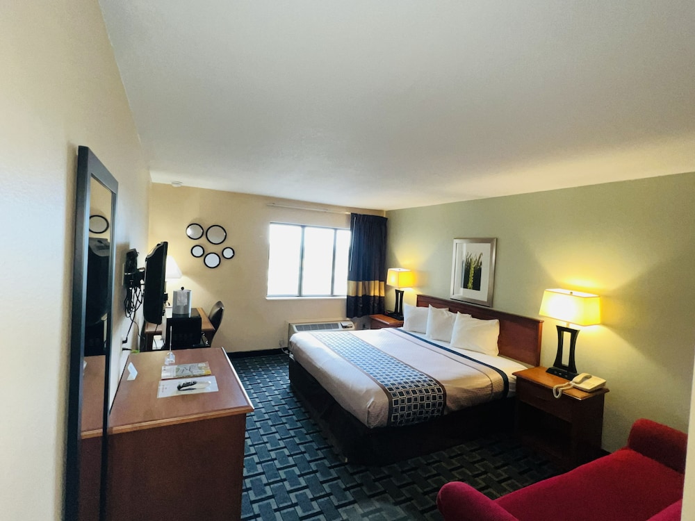 Hometown Inn Suites 16/50