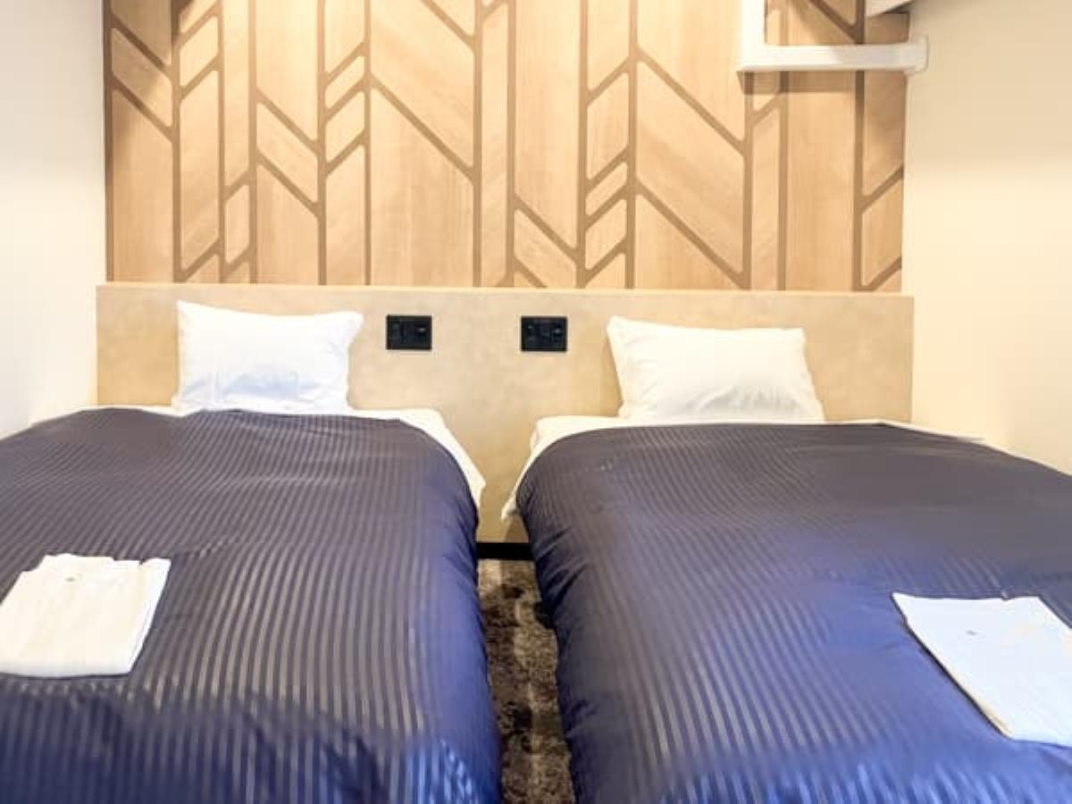 Standard, Twin Beds