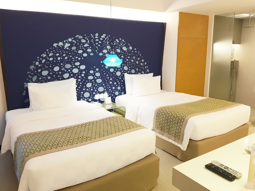 Hue Hotels Resorts Boracay 16/67