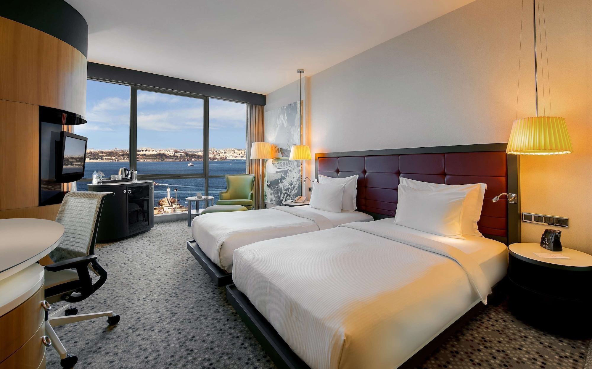 غرفة ديلوكس بسريرين منفصلين بإطلالة على البحر بحوض استحمام، Doubletree By Hilton Hotel Istanbul - Moda 3/10