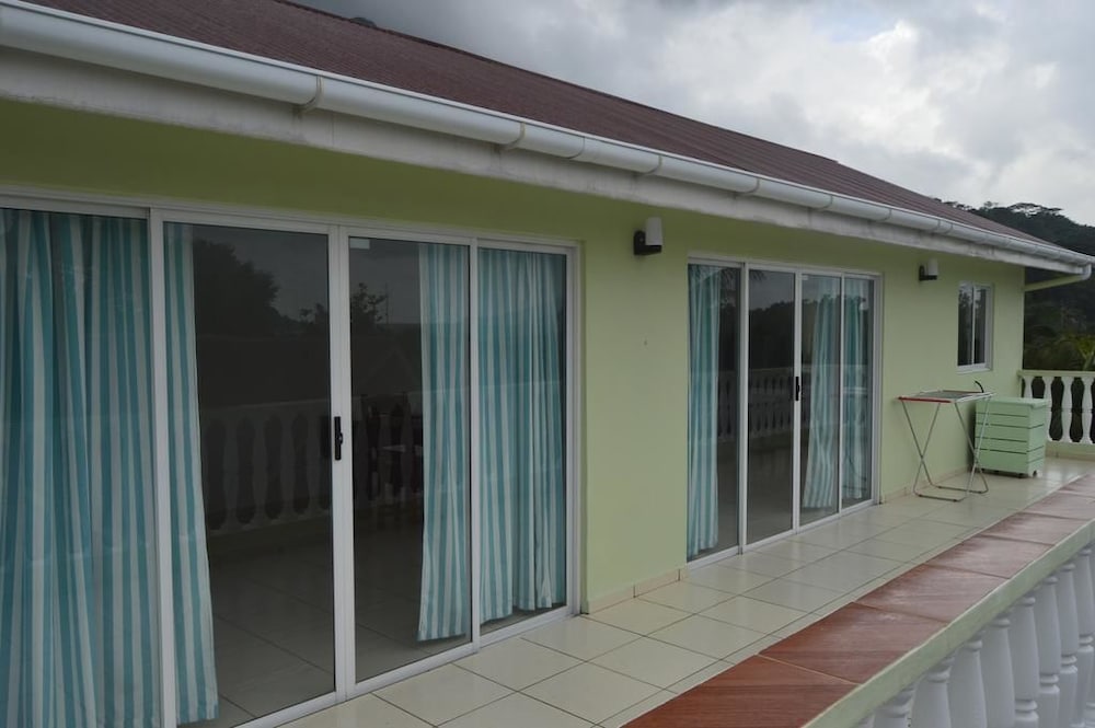 Chez Payet Guesthouse 1/18