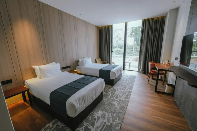 غرفة بسريرين منفصلين بإطلالة على الجبل، Roxy Beach Resort 2/3