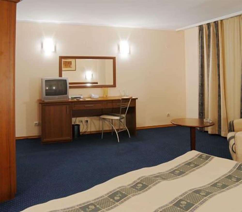 Hotel Luxor 7/50