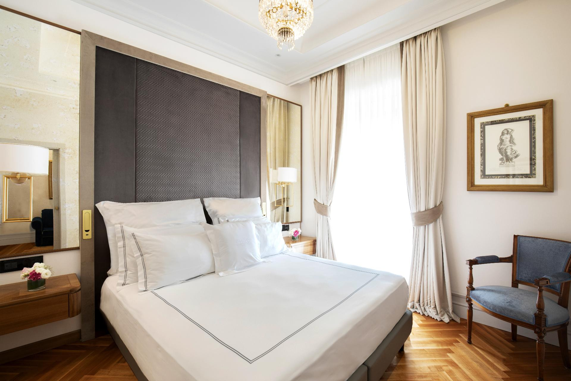 Inner Court, Deluxe