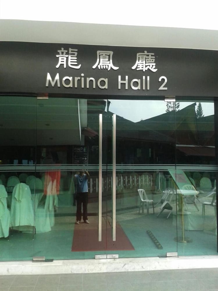 Straits View Hotel 3/33