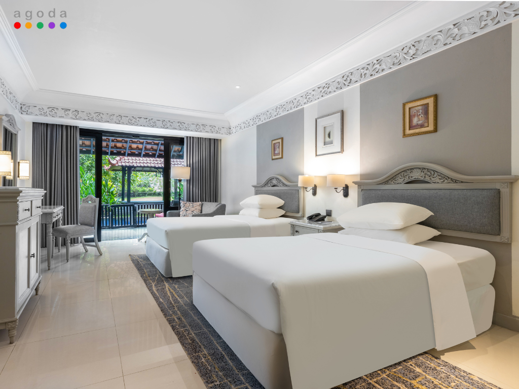 Lagoon, Twin Beds