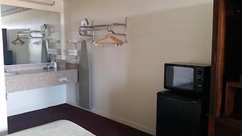 Americas Best Value Inn San Marcos 11/50
