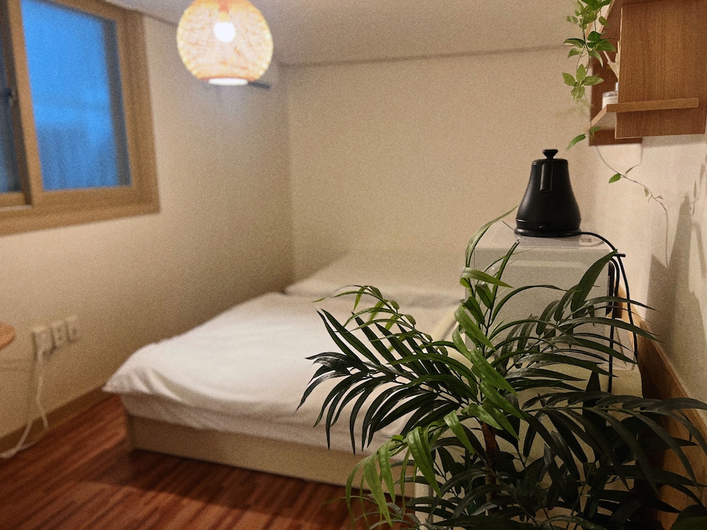 JNINE Guest House 43/59