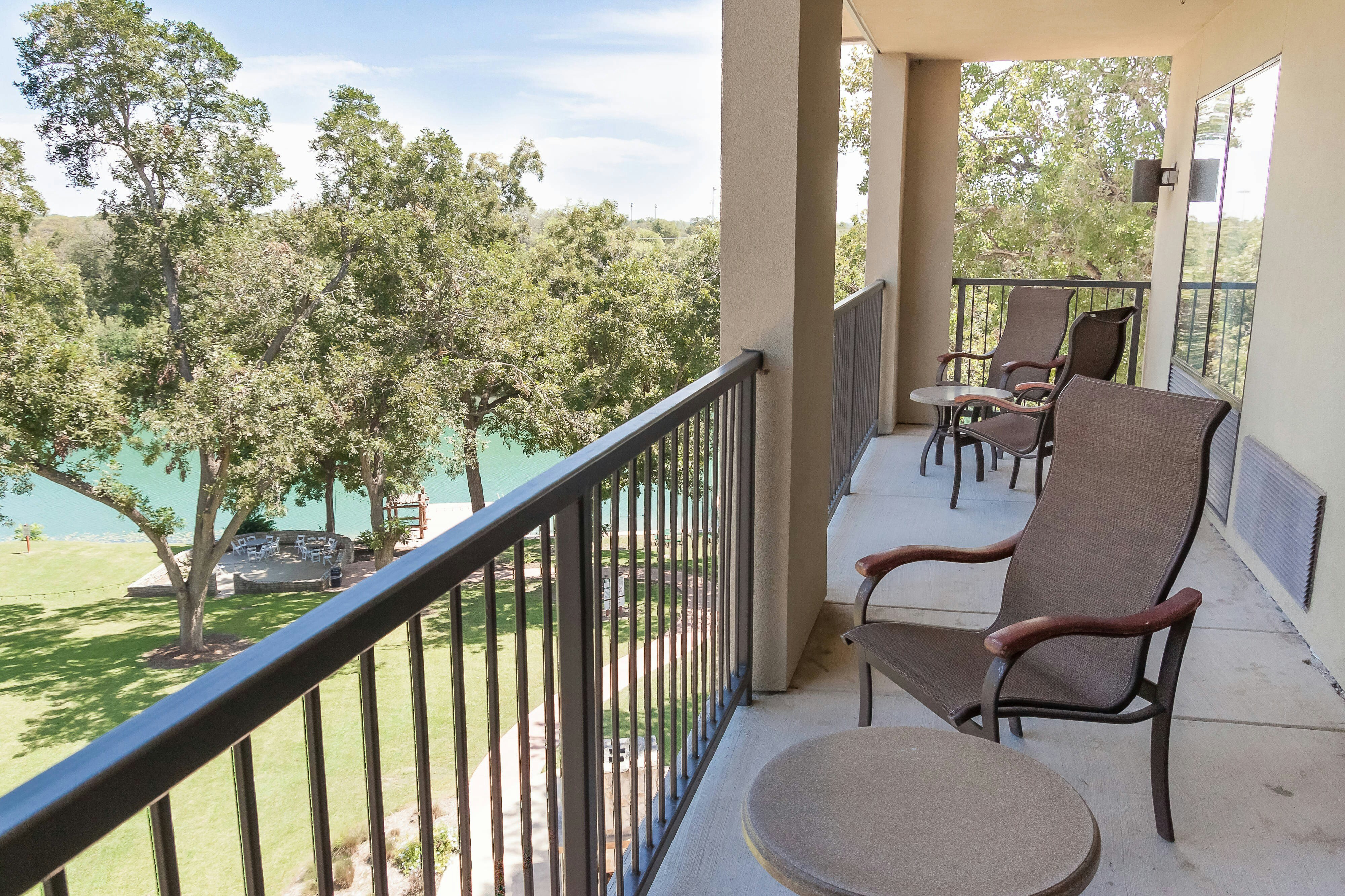 Courtyard New Braunfels River Village 54/78