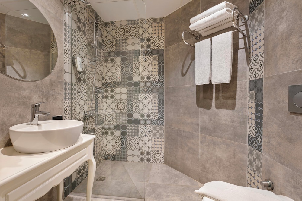 Azuu Boutique Hotel 75/76