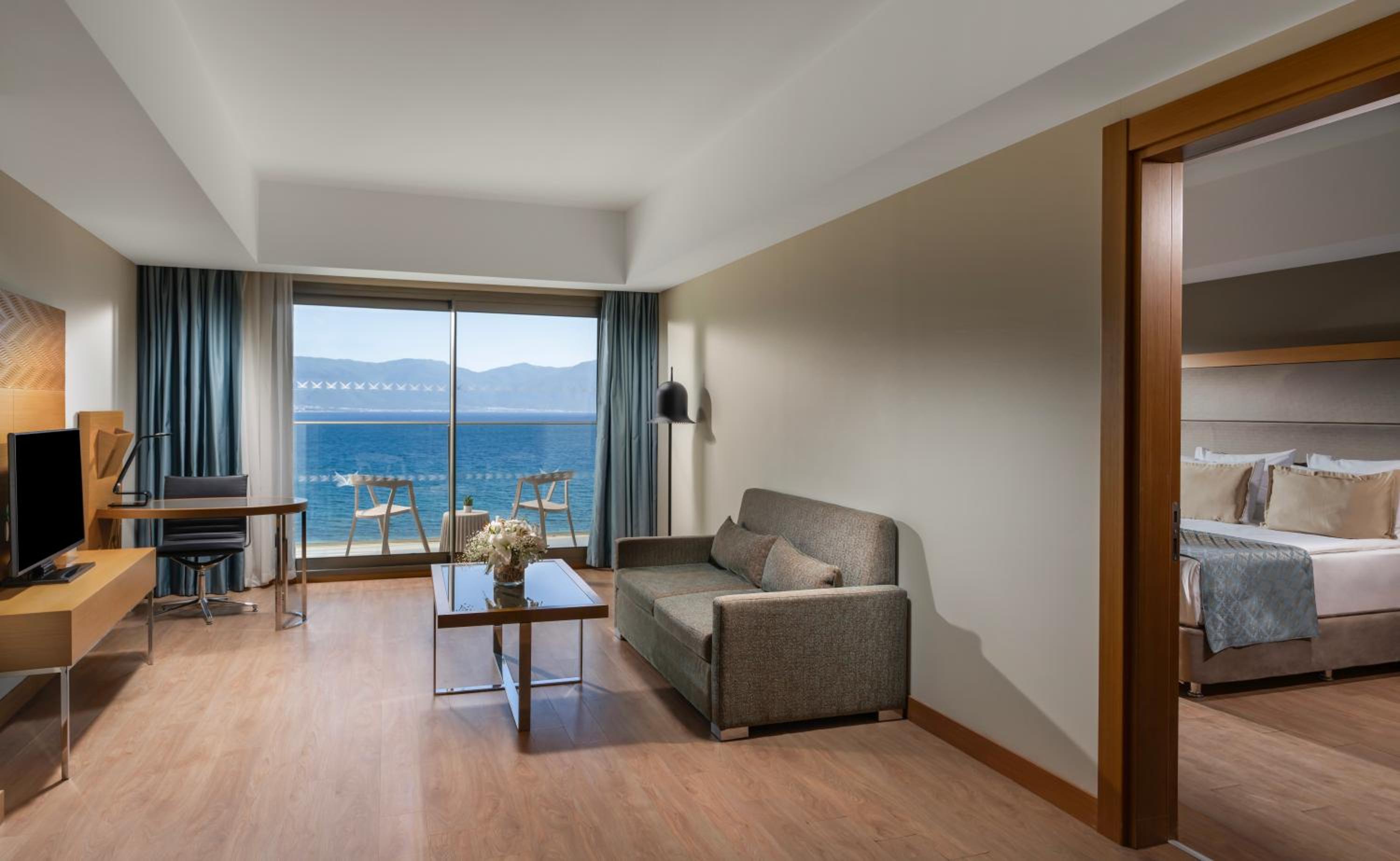 جناح جونيور بسرير مزدوج بإطلالة على البحر، Liberty Kusadasi 6/9