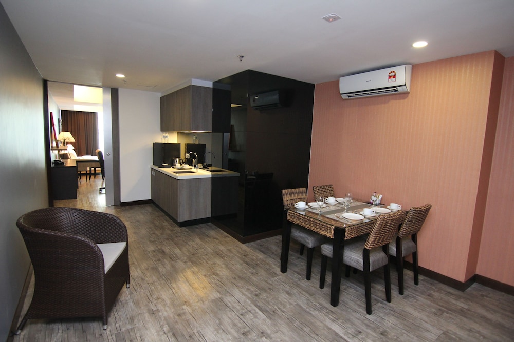 Nexus Regency Suites & Hotel 44/69