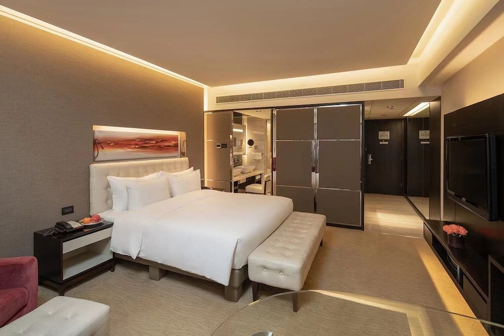 Premier, Double Bed, West Wing