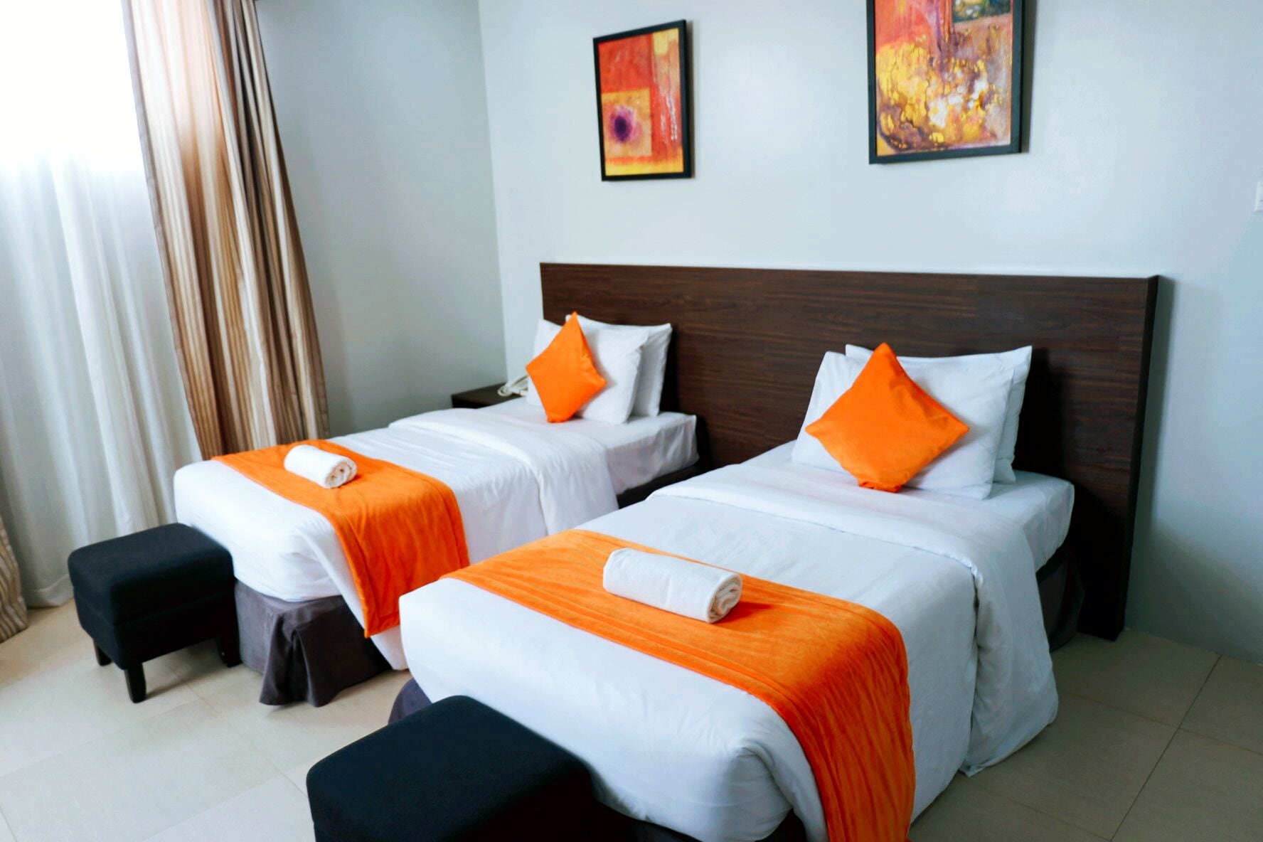 Superior, Twin Beds