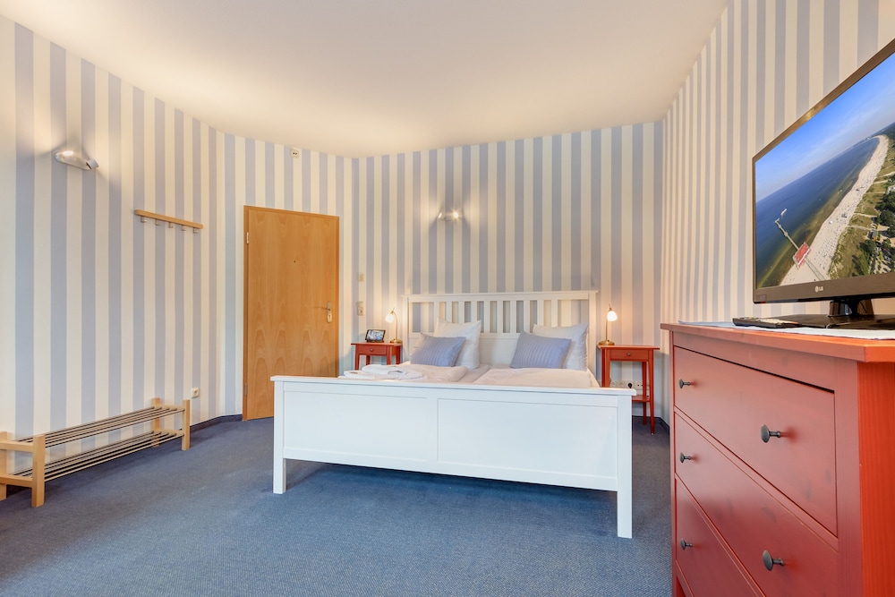 Hotel Villa Seeschlosschen 12/50