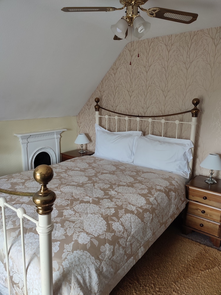 Anton Guest House Bed and Breakfast 9/50