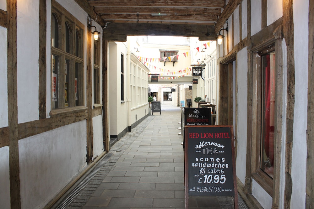 Brook Red Lion Hotel 33/49