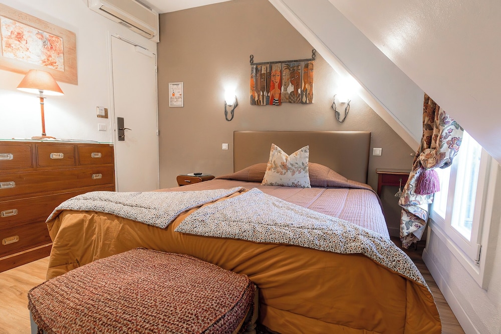 HOTEL DES BAINS 22/60