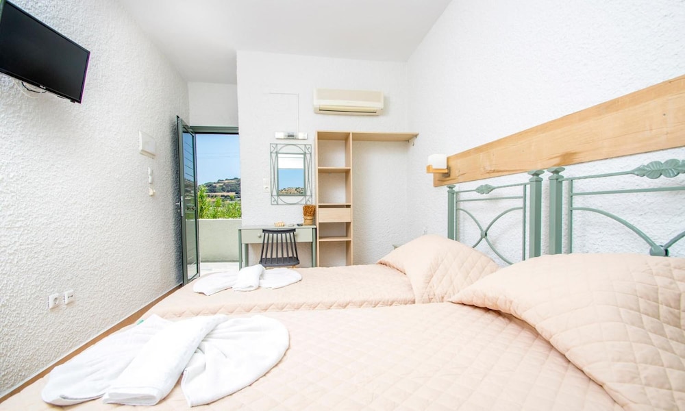 SYROS INN 2/29