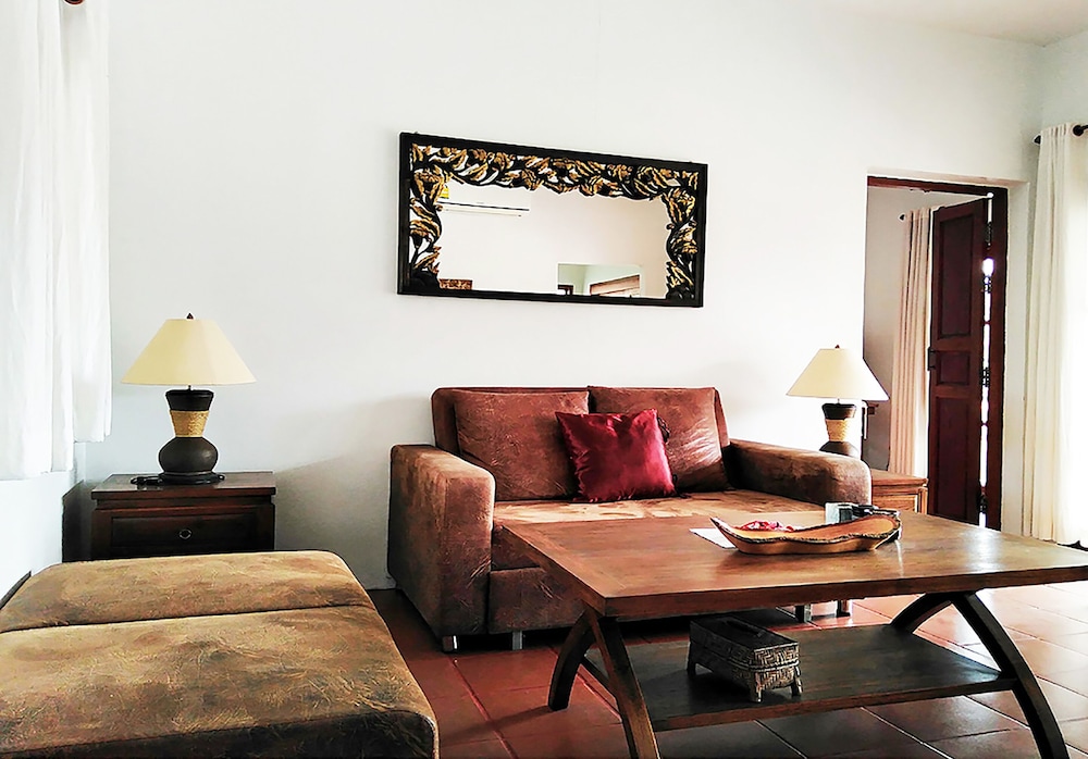 Jasmine Hill Lodge 23/50