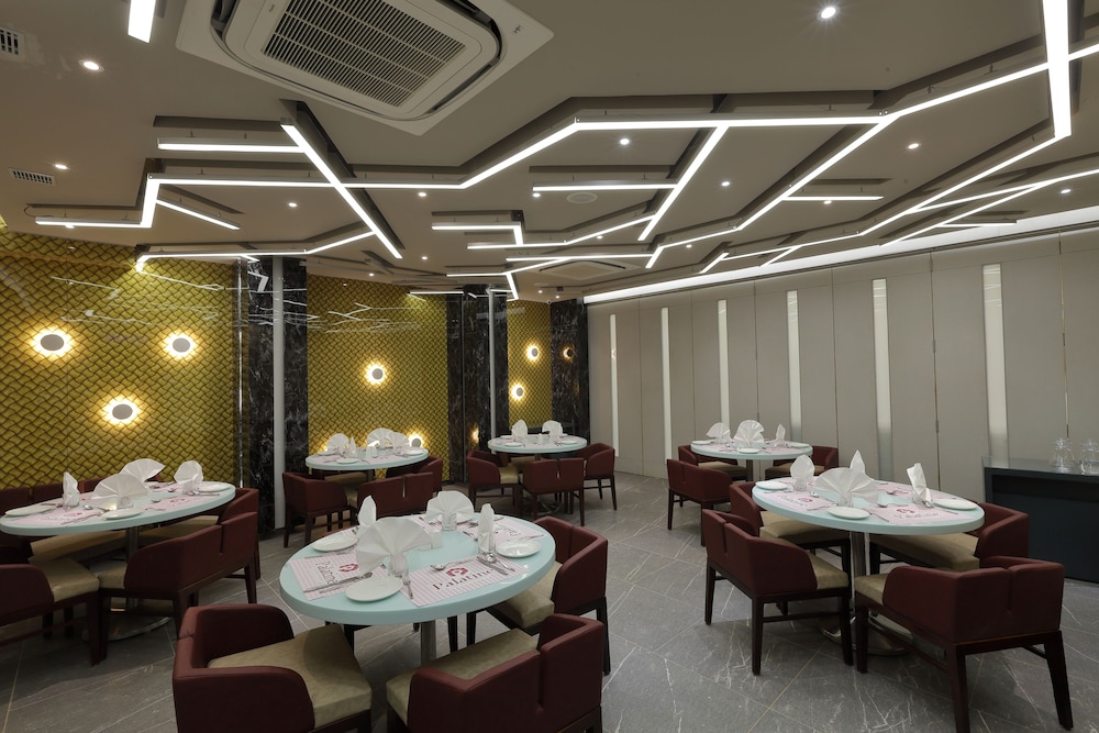 HOTEL PRAGATI THE GRAND 36/42
