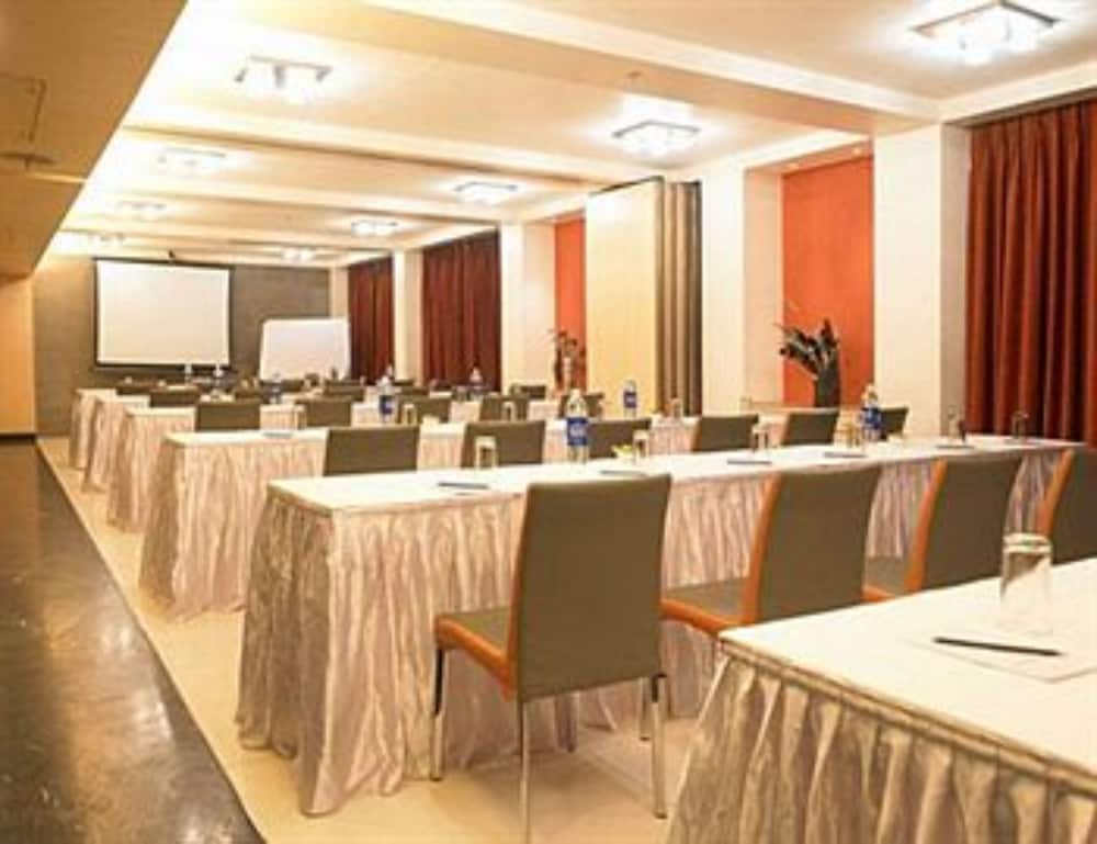 Hotel Satkar Residency 37/43