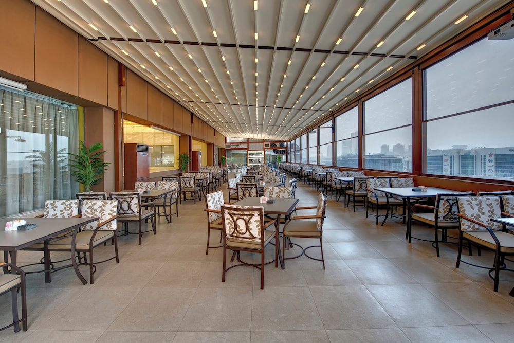 restaurant cafeteria