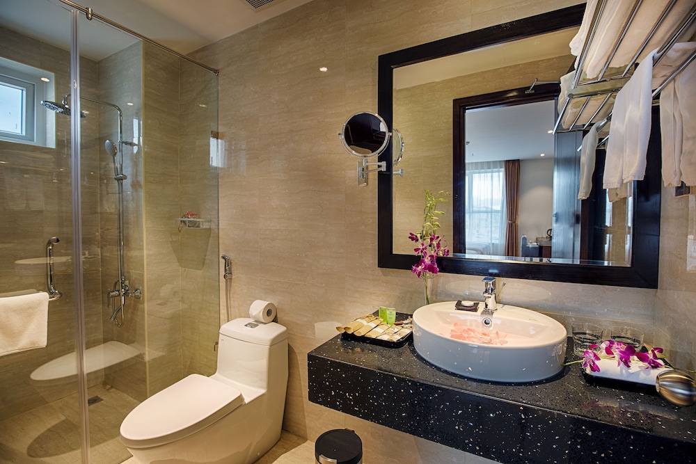 Sofia Suite Hotel Danang 27/53