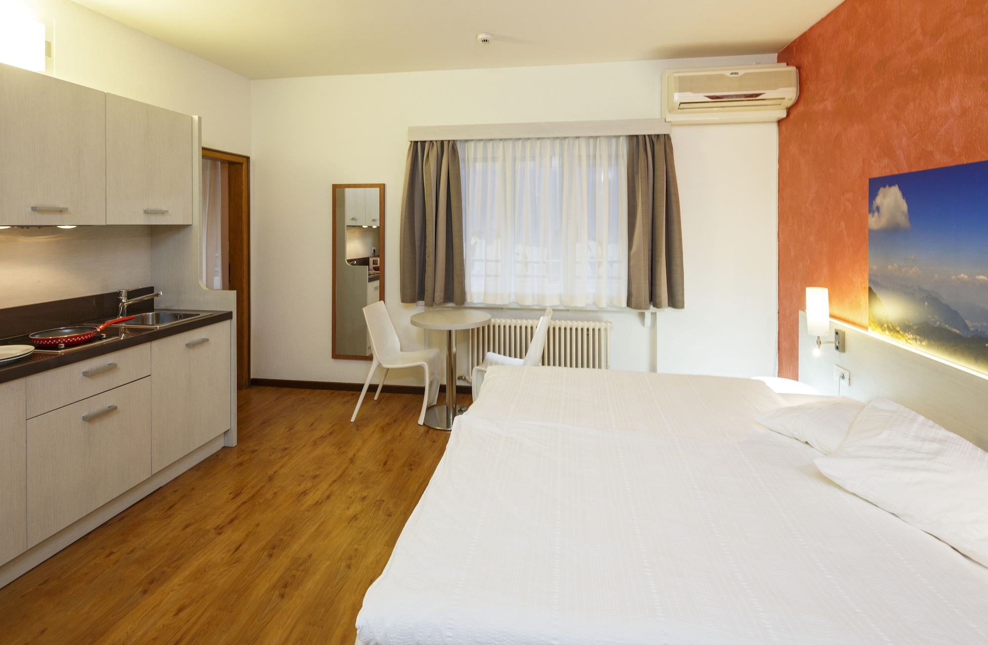استوديو بسرير مزدوج وسريرين منفصلين بمطبخ صغير، Acquarello Swiss Quality Hotel 3/5