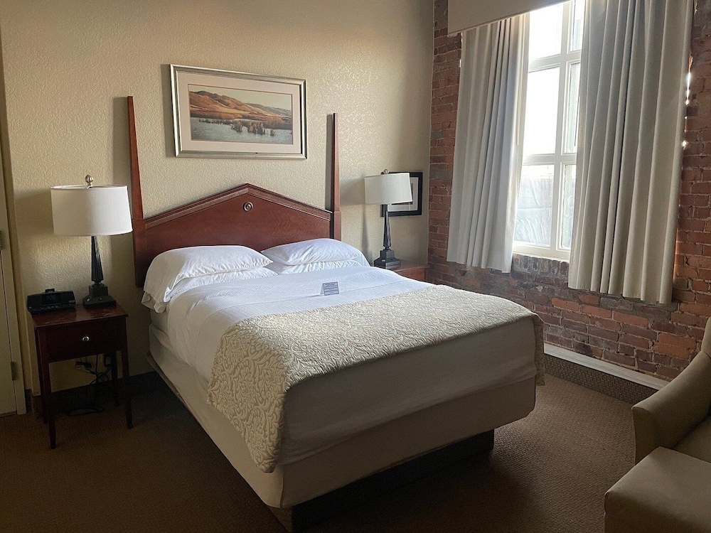 Loft, King Bed, Two Story, Sofa