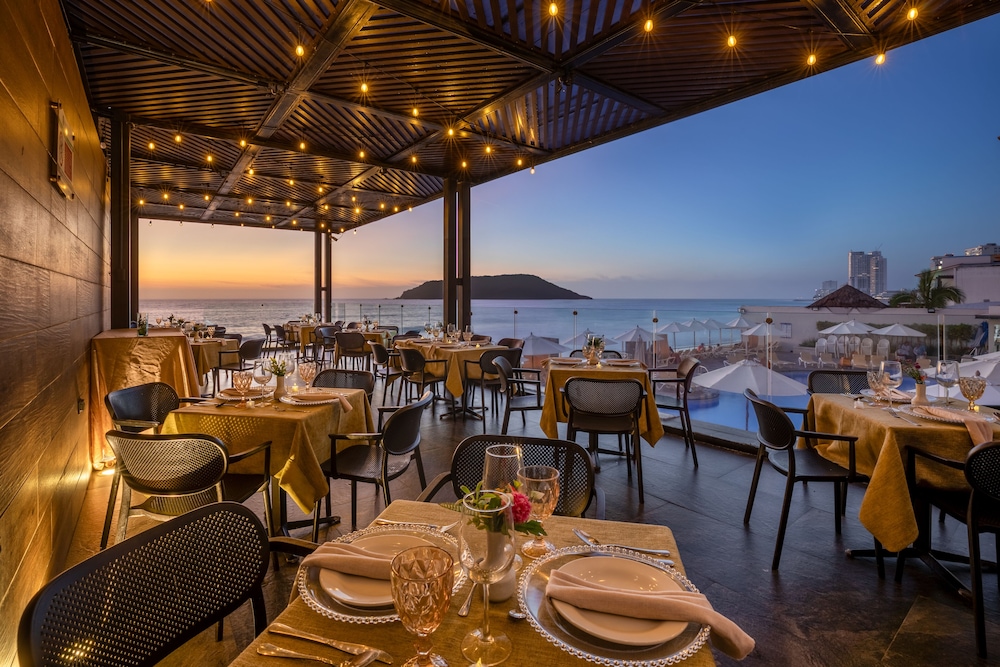 Royal Villas Resort Hotel 46/65